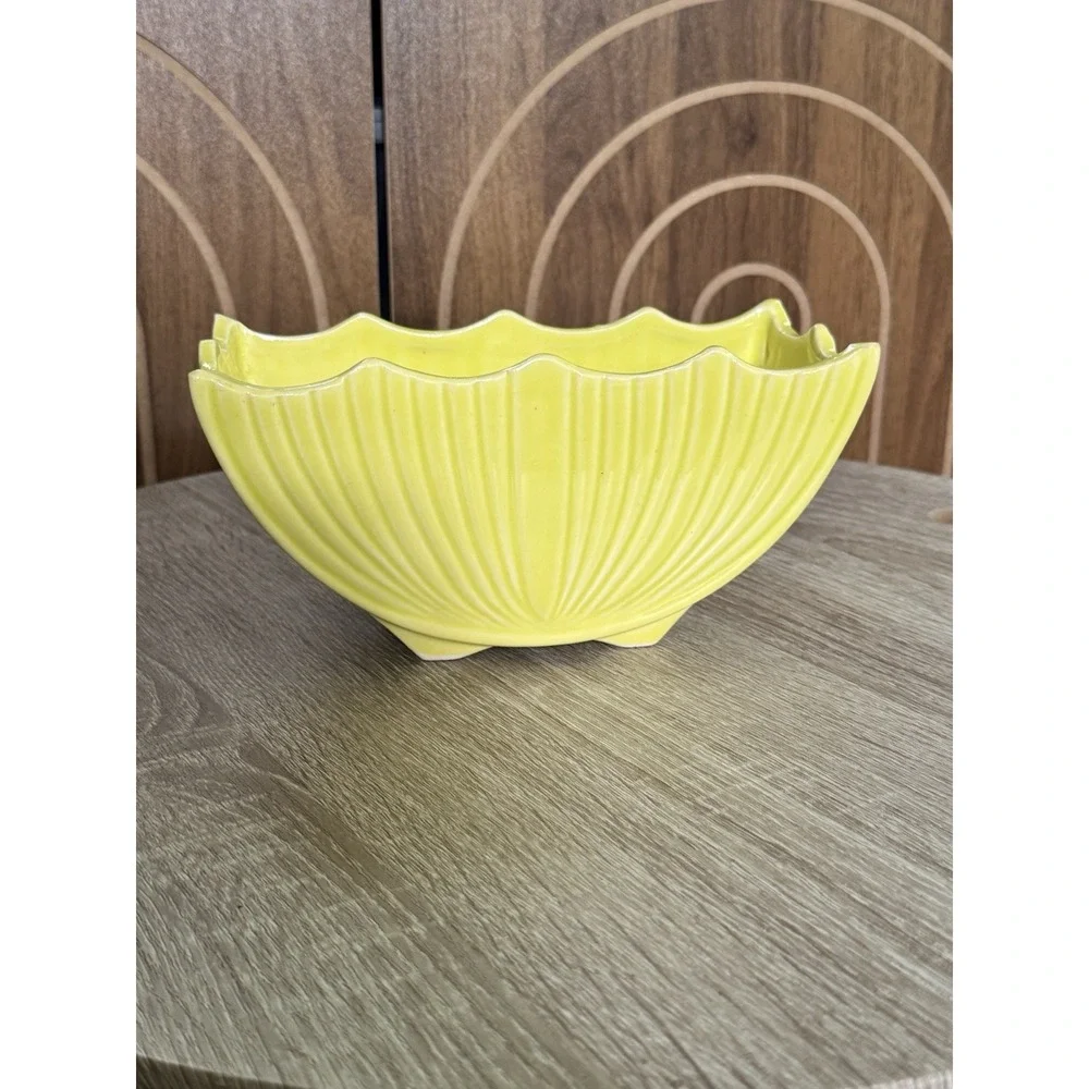 Vintage McCoy Pottery Bright Yellow USA Ribbed Scalloped Planter Vase #667 MCM